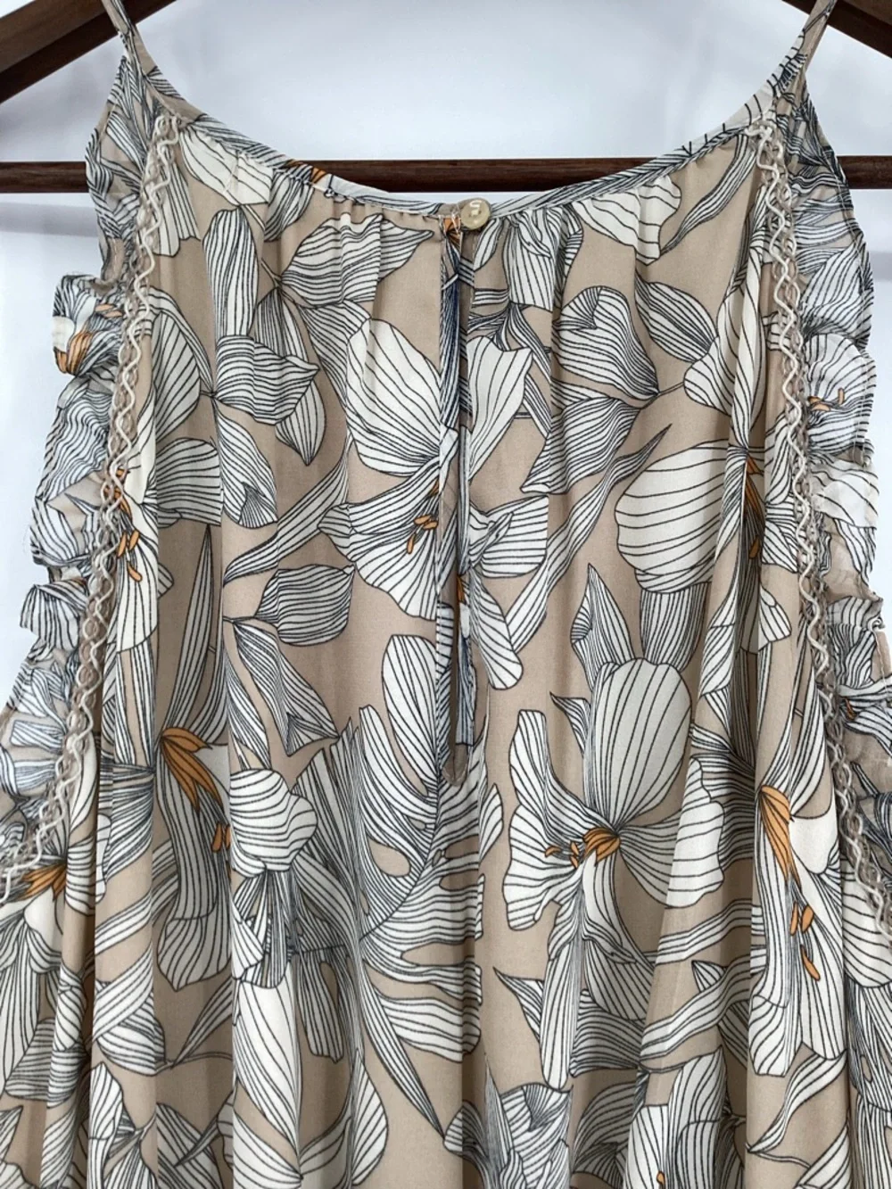 Max Studio Beige Taupe Floral Maxi Dress with Smocked Waist - Picture 5 of 15